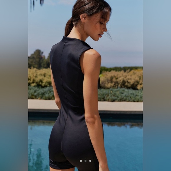 Good American Compression Bodysuit - Picture 2 of 7